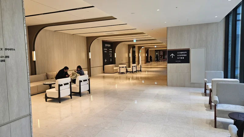 베로티 롯데르엘 웰컴라운지 이동가구 디스플레이